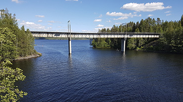 Väyläviraston kuva, Syrjäsalmen silta kesäisessä maisemassa